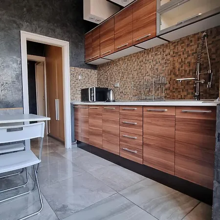 Central Apartment Апартамент *