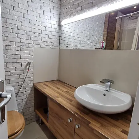 Central Apartment *