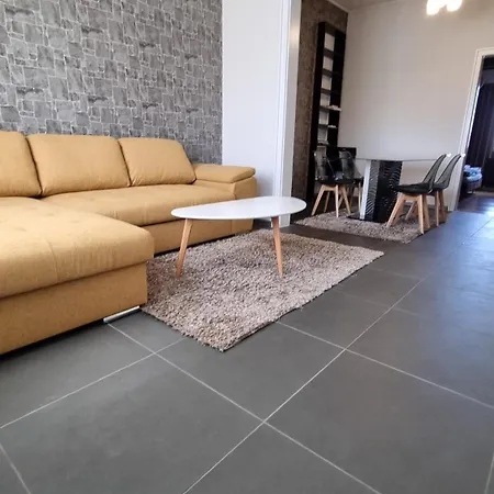 Central Apartment * София