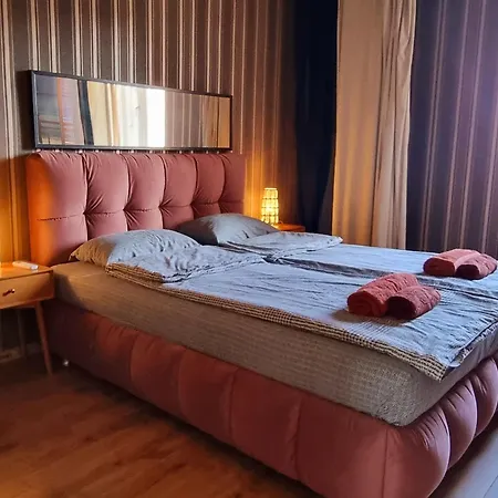Central Apartment *