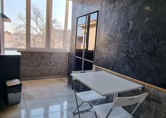 شقة Central Apartment *